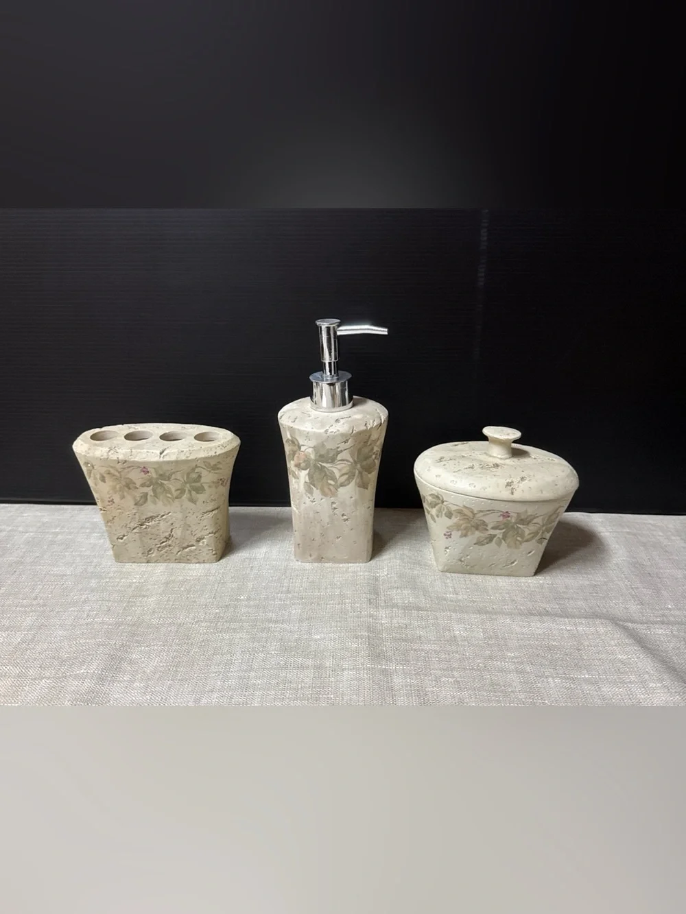 Croscill Ivy 3 pc Bath Accessory Set